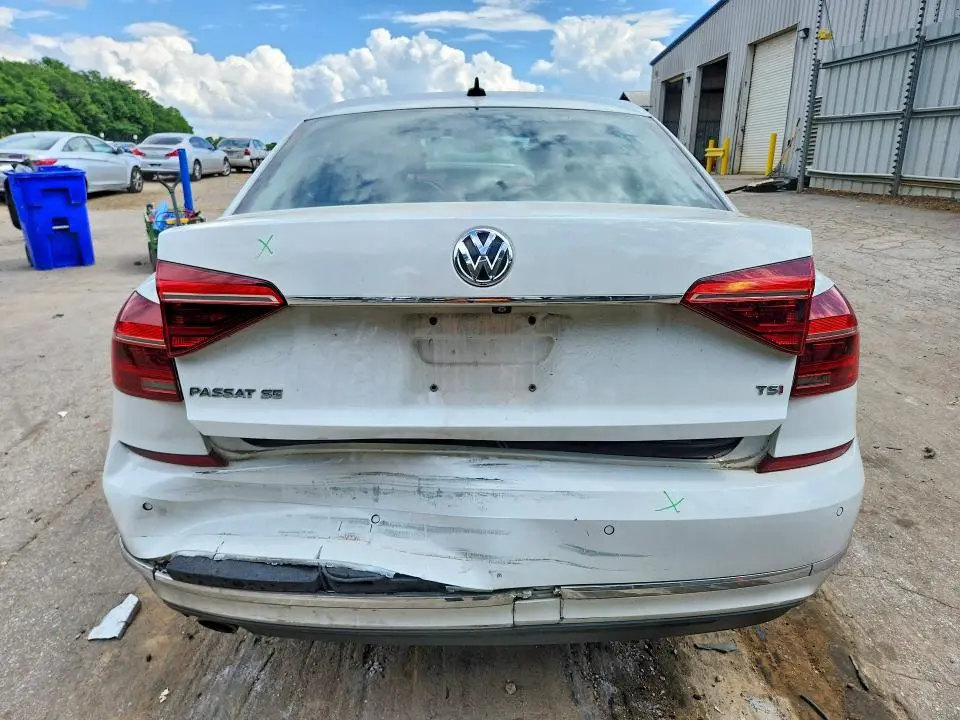 2017 VOLKSWAGEN PASSAT SE  