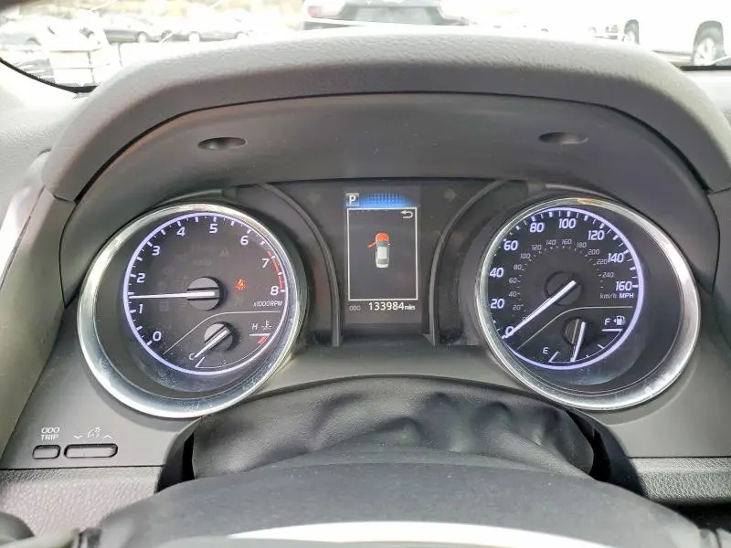 2019 TOYOTA CAMRY SE  
