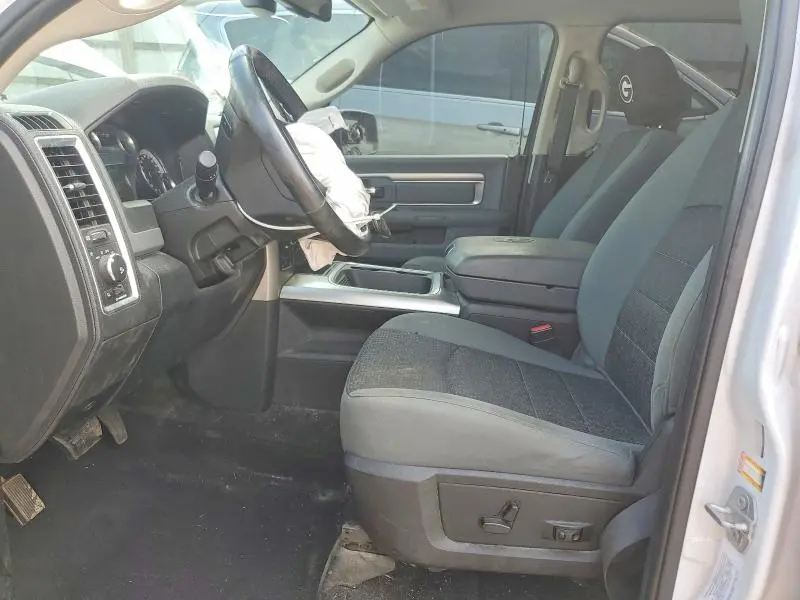 2017 RAM 1500 SLT  
