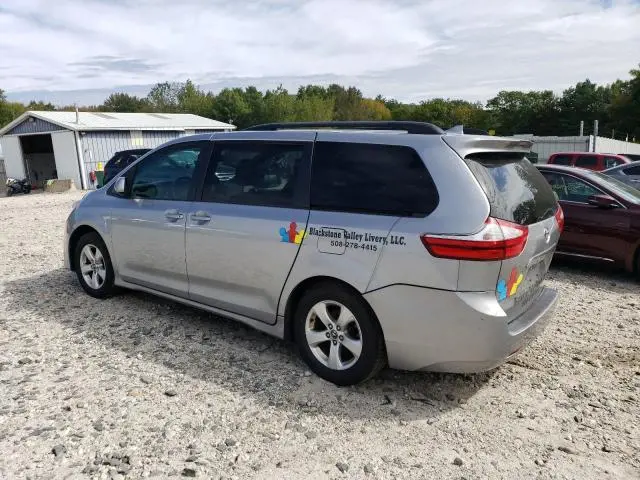 2018 TOYOTA SIENNA LE  