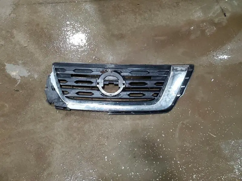 2018 NISSAN PATHFINDER SV  