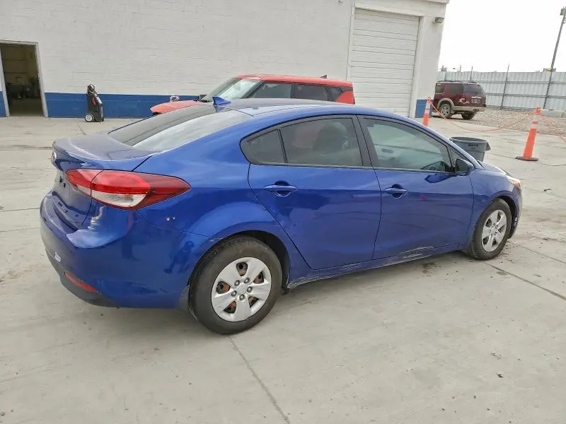 2017 KIA FORTE LX  
