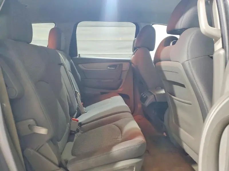 2015 CHEVROLET TRAVERSE LS  