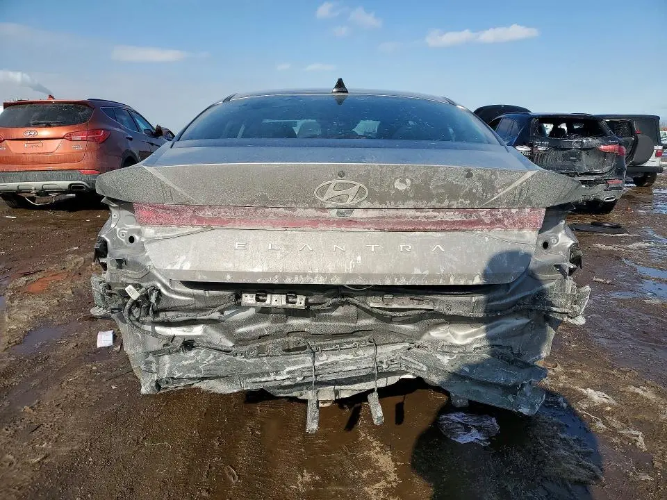 2024 HYUNDAI ELANTRA SEL  