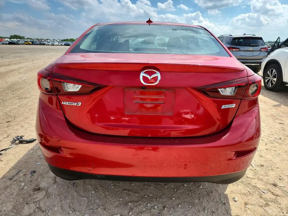 2018 MAZDA 3 TOURING  