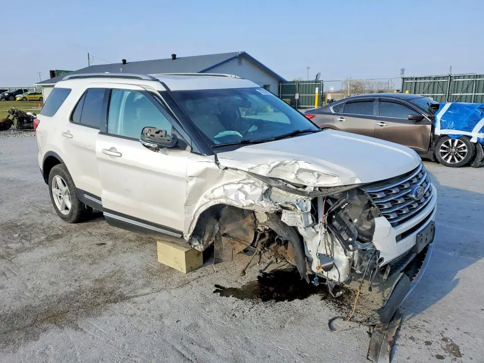 2016 FORD EXPLORER XLT  
