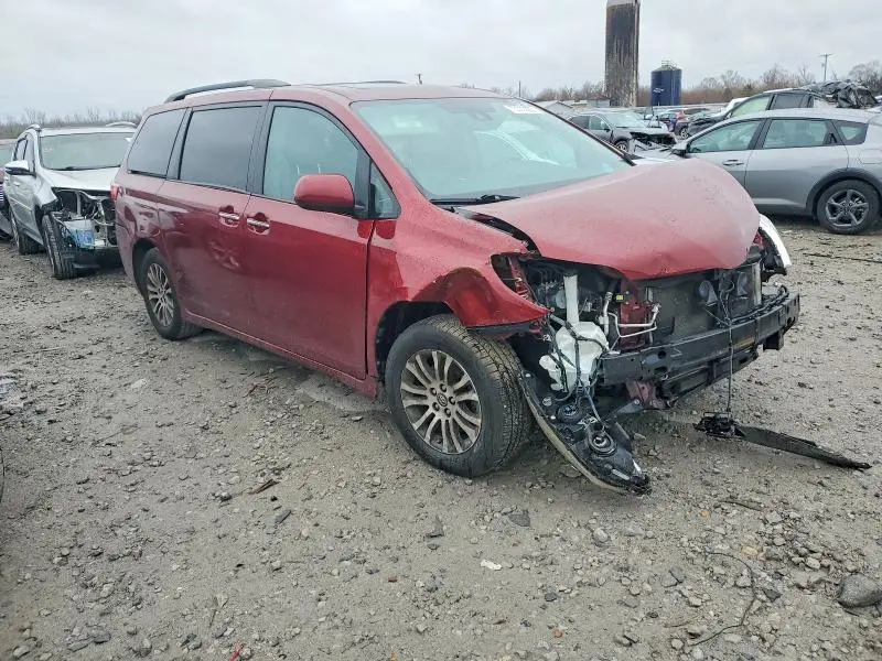 2019 TOYOTA SIENNA XLE 8-PASSENGER  