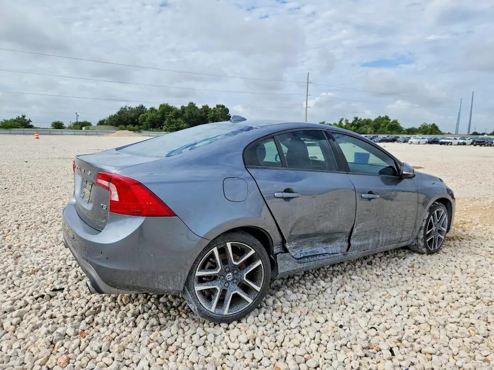 2017 VOLVO S60   