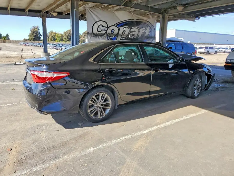 2017 TOYOTA CAMRY SE  