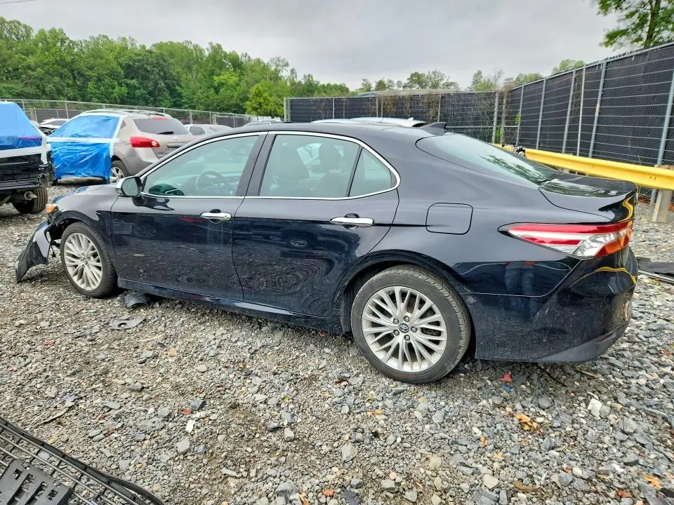 2018 TOYOTA CAMRY XLE V6  