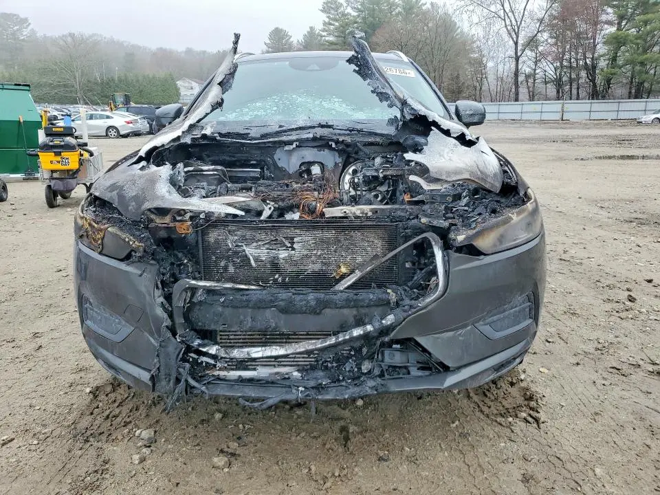 2019 VOLVO XC60 T5  