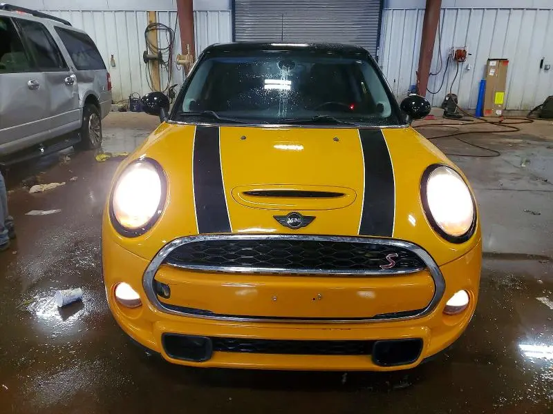 2018 MINI COOPER S  