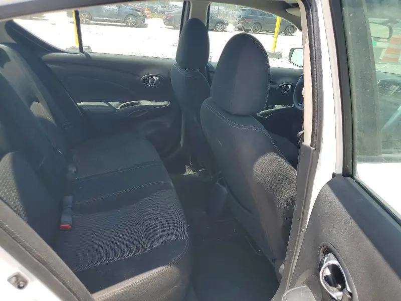 2019 NISSAN VERSA SV  