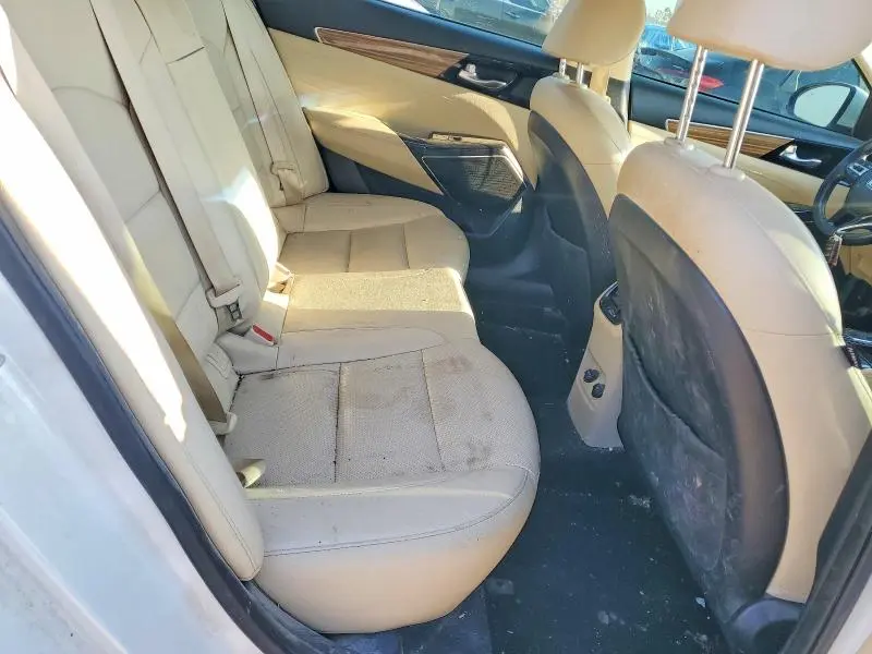 2017 KIA CADENZA PREMIUM  