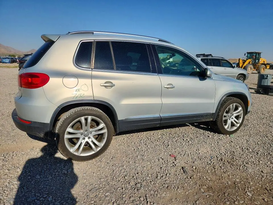 2013 VOLKSWAGEN TIGUAN S  