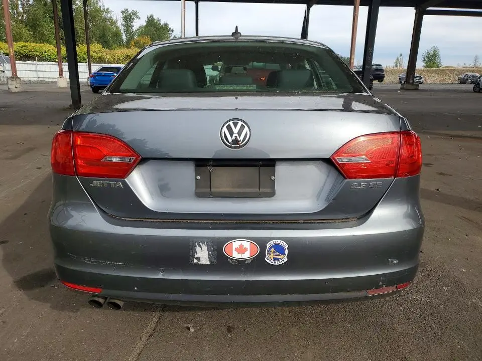 2013 VOLKSWAGEN JETTA SE  