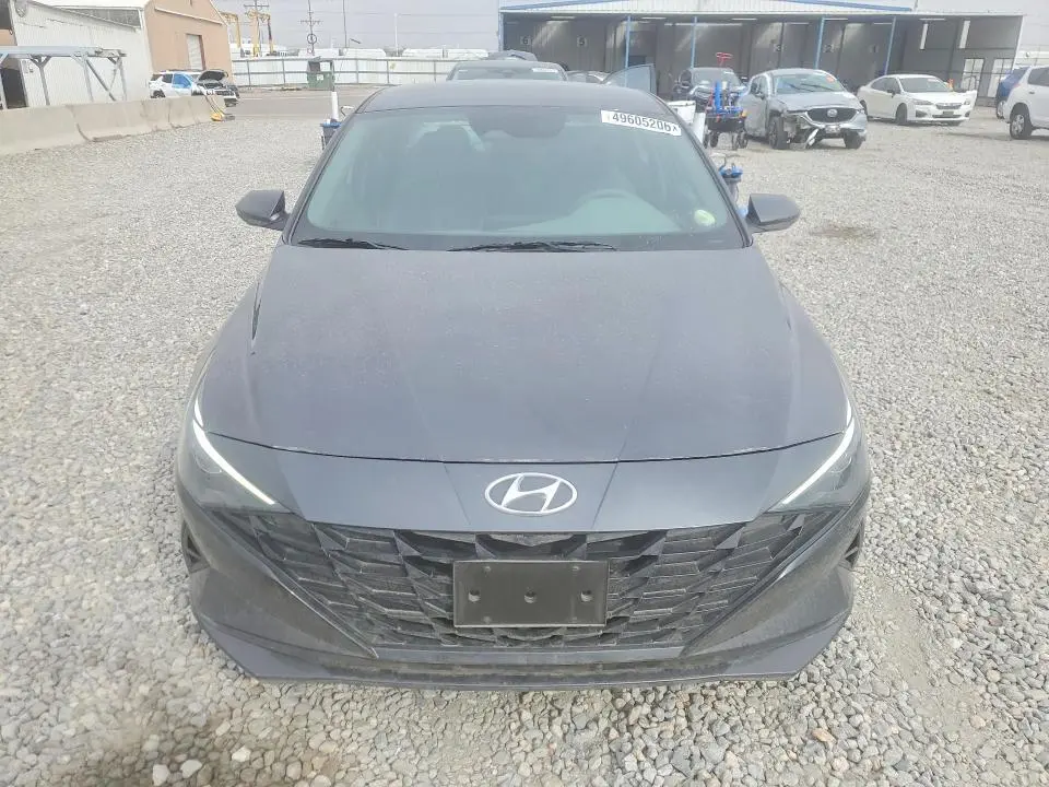 2023 HYUNDAI ELANTRA SE  