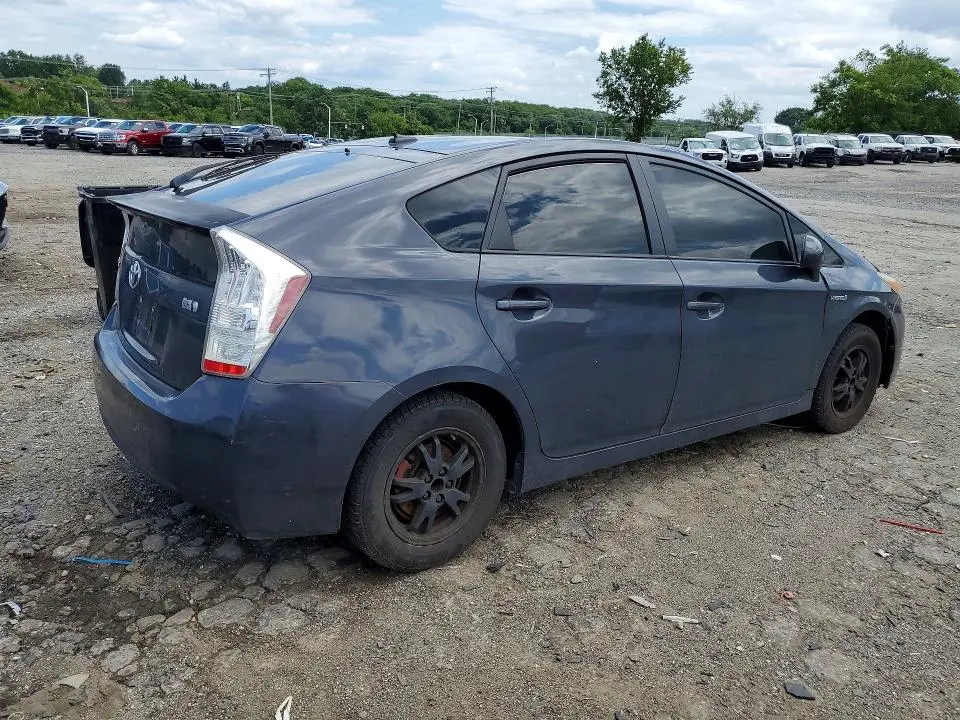 2011 TOYOTA PRIUS TWO  