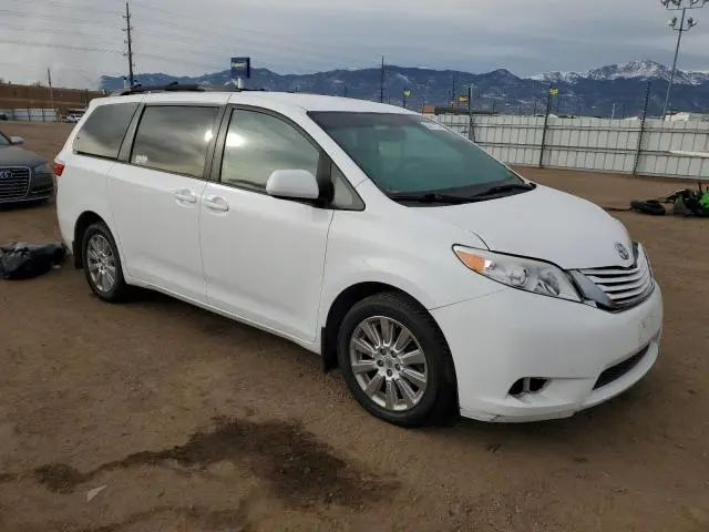 2015 TOYOTA SIENNA LE  