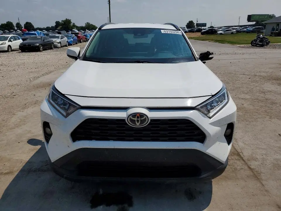 2021 TOYOTA RAV4 XLE  