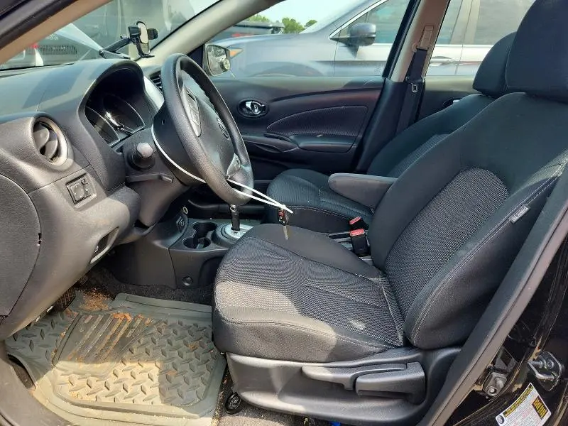 2019 NISSAN VERSA SV  