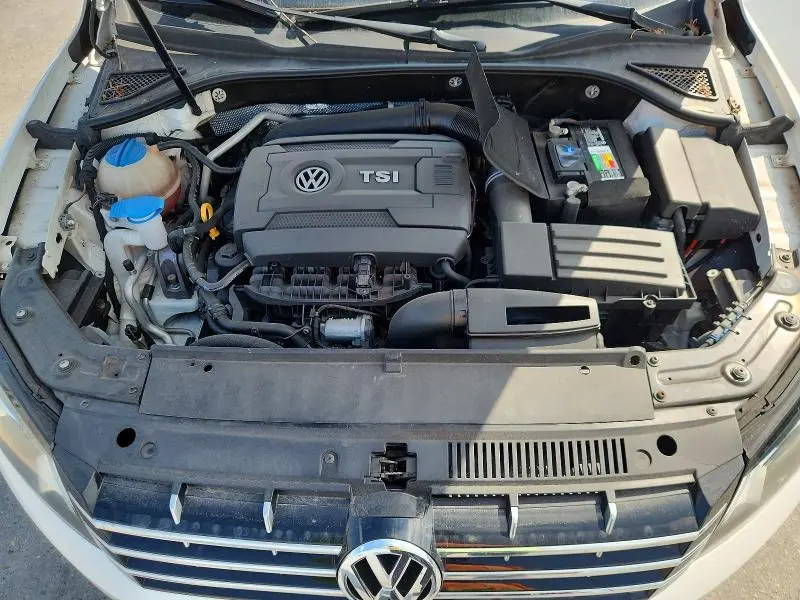 2015 VOLKSWAGEN PASSAT S  
