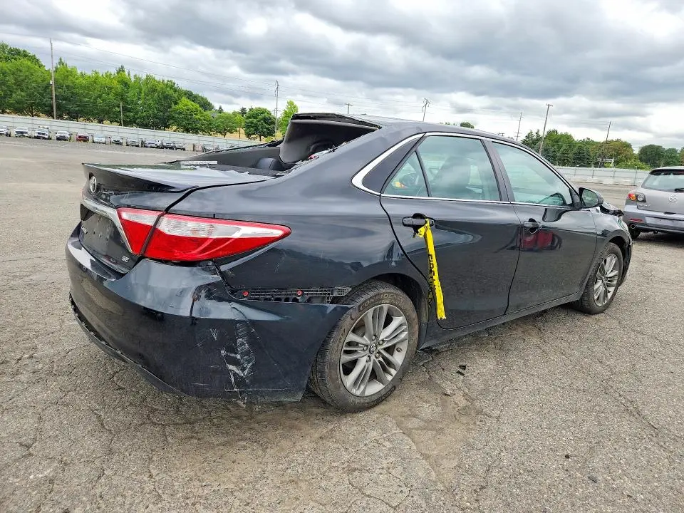 2017 TOYOTA CAMRY SE  