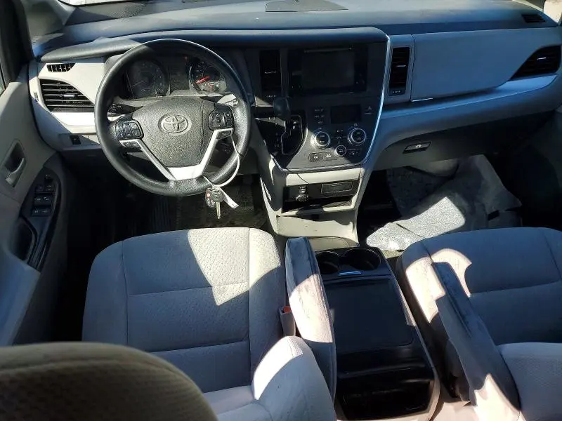 2017 TOYOTA SIENNA LE 8 PASSENGER  