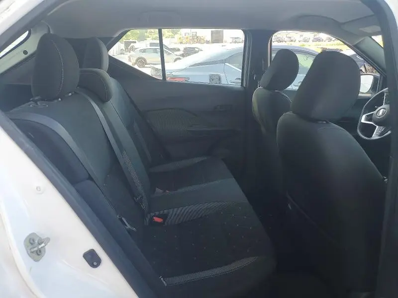 2020 NISSAN KICKS S  