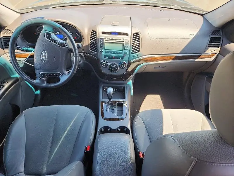 2012 HYUNDAI SANTA FE SE  
