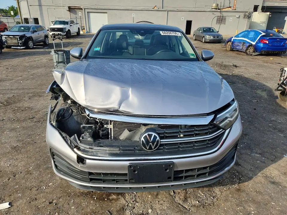 2024 VOLKSWAGEN JETTA SE  