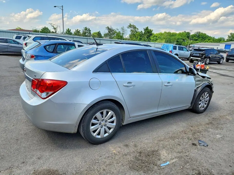 2011 CHEVROLET CRUZE LT  