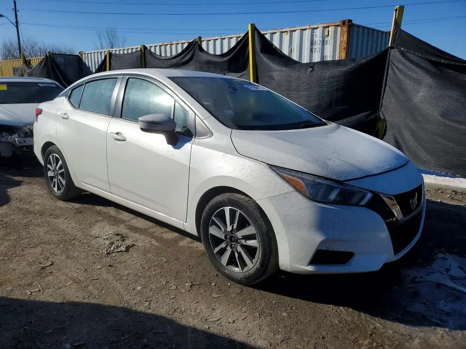 2021 NISSAN VERSA SV  