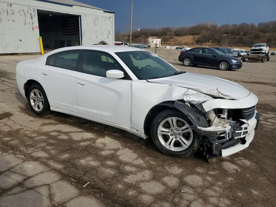2016 DODGE CHARGER SE  