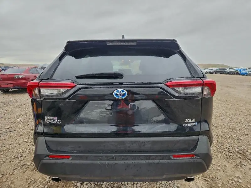 2019 TOYOTA RAV4 XLE  