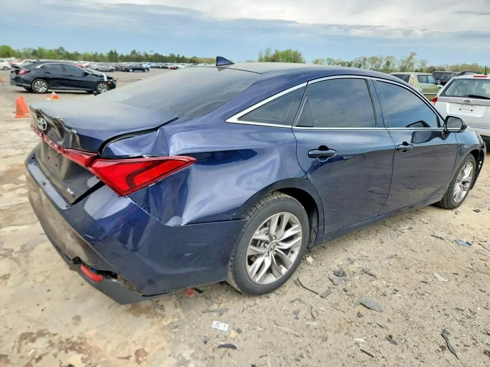 2021 TOYOTA AVALON XLE  