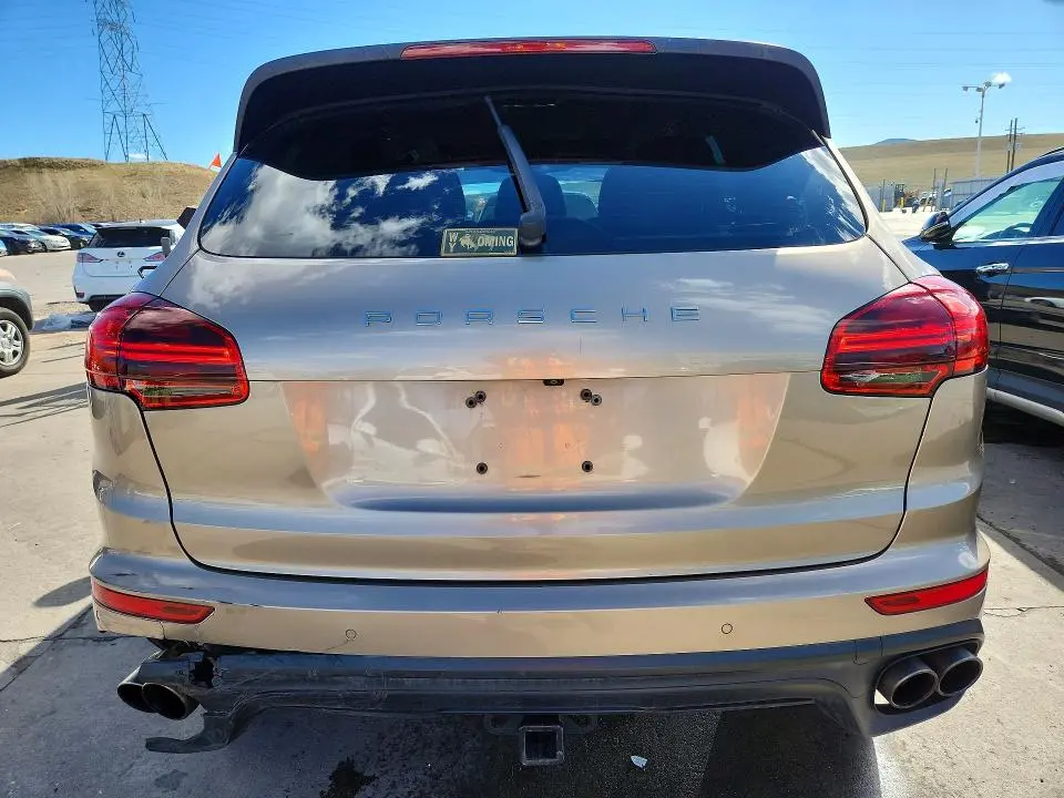2016 PORSCHE CAYENNE S  