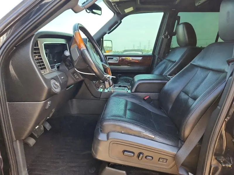 2011 LINCOLN NAVIGATOR   