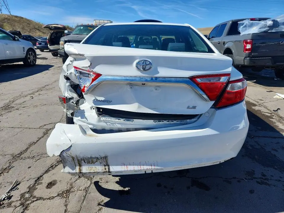 2015 TOYOTA CAMRY LE  