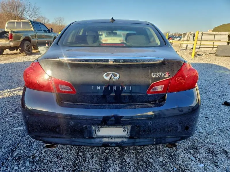 2011 INFINITI G37   