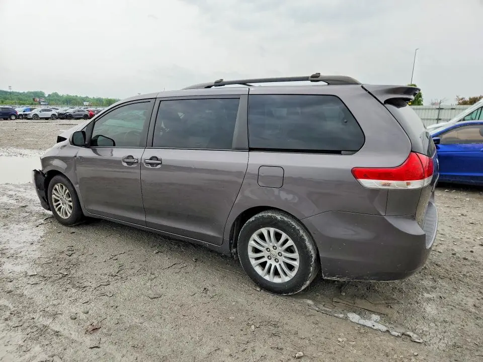 2012 TOYOTA SIENNA XLE 8-PASSENGER  