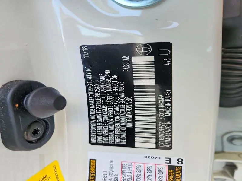 2019 TOYOTA C-HR XLE  