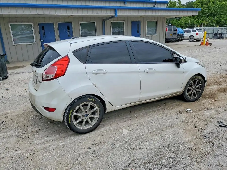 2016 FORD FIESTA SE  