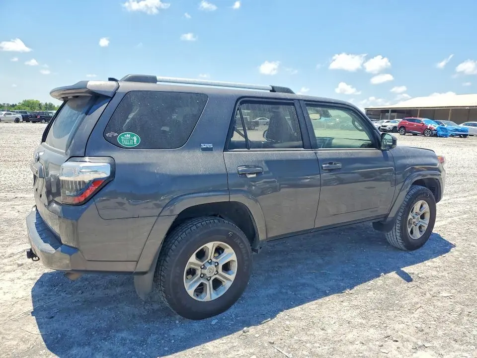 2022 TOYOTA 4RUNNER SR5  
