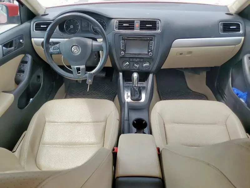 2013 VOLKSWAGEN JETTA SE  