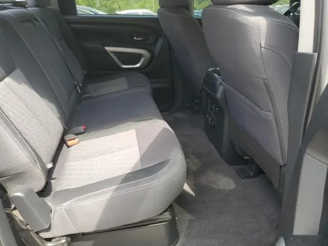 2021 NISSAN TITAN SV  