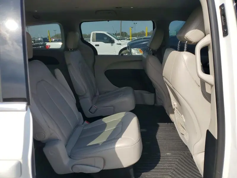 2021 CHRYSLER VOYAGER LXI  