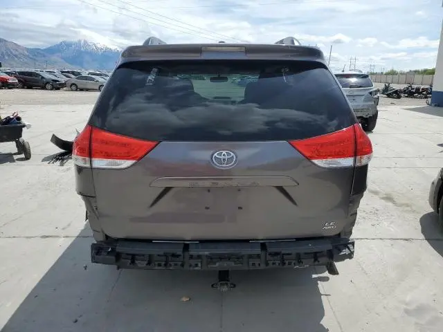 2011 TOYOTA SIENNA LE  