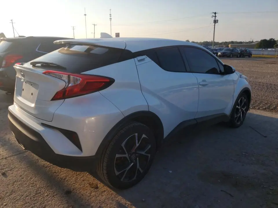 2020 TOYOTA C-HR XLE  