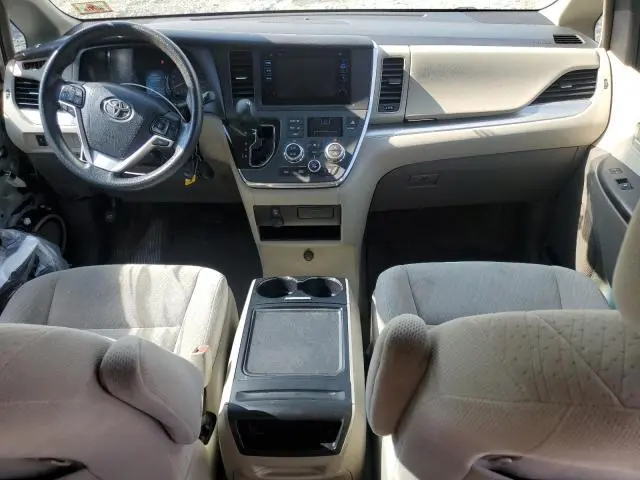 2016 TOYOTA SIENNA LE  